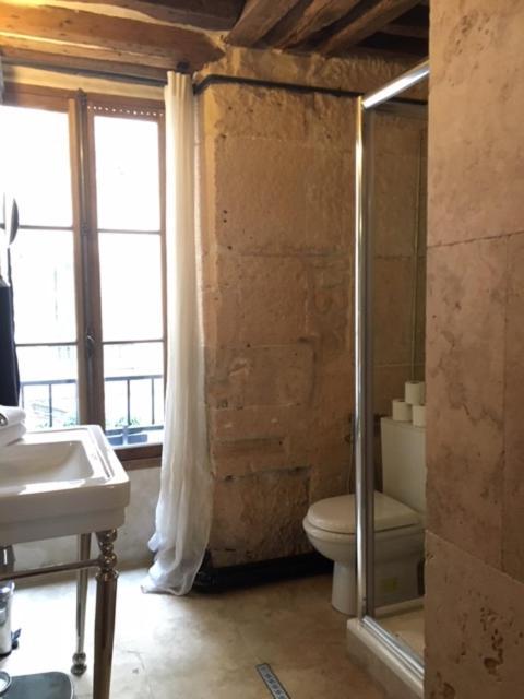 Beautiful Apartment In Historical Marais Parigi Esterno foto