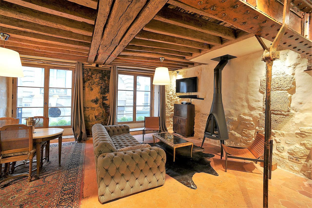Beautiful Apartment In Historical Marais Parigi Esterno foto