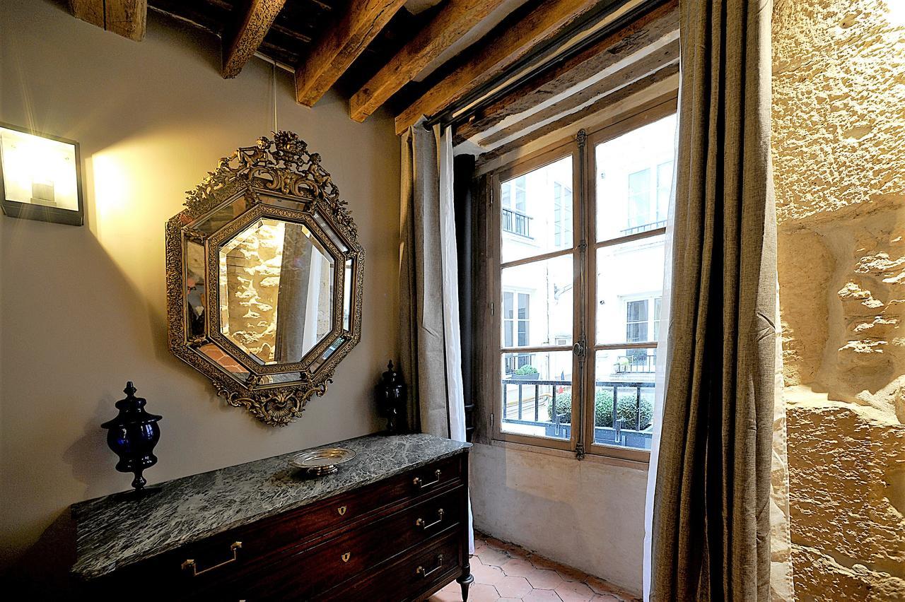 Beautiful Apartment In Historical Marais Parigi Esterno foto
