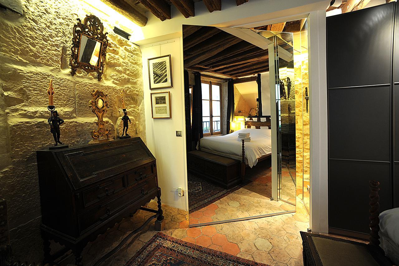 Beautiful Apartment In Historical Marais Parigi Esterno foto