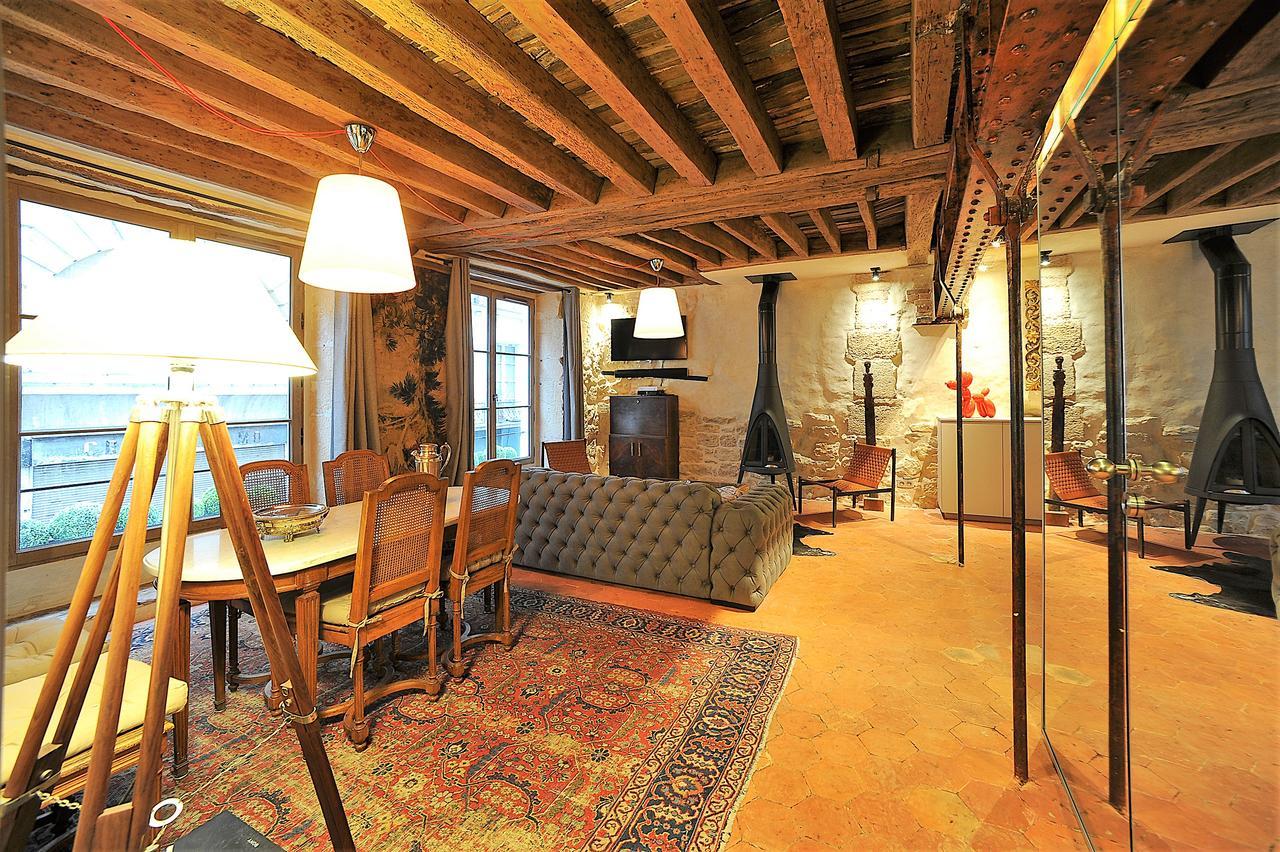 Beautiful Apartment In Historical Marais Parigi Esterno foto