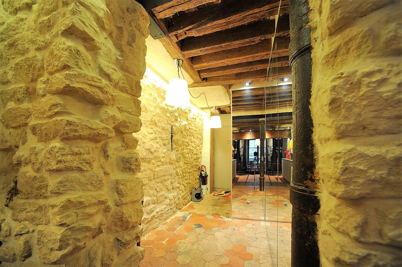 Beautiful Apartment In Historical Marais Parigi Esterno foto