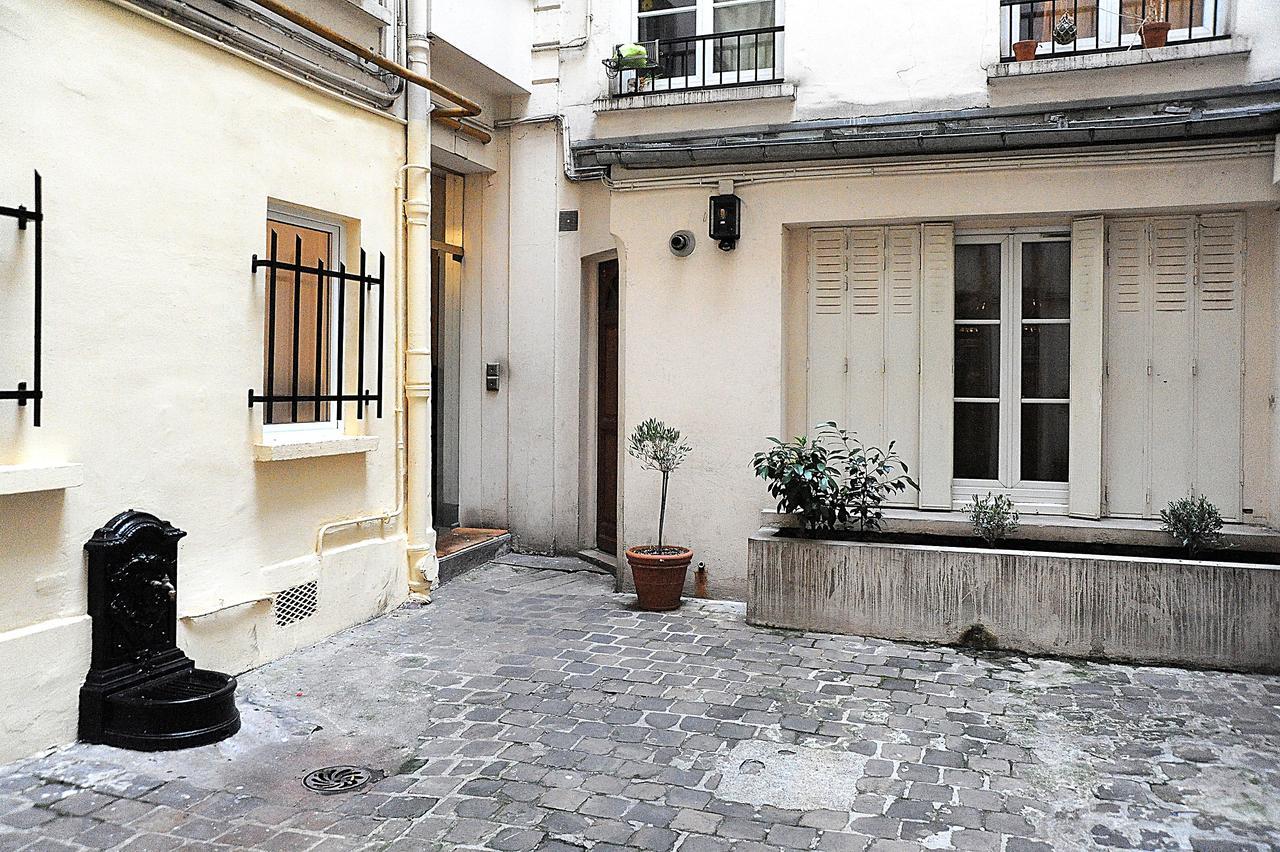 Beautiful Apartment In Historical Marais Parigi Esterno foto