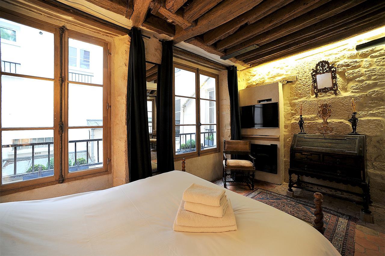 Beautiful Apartment In Historical Marais Parigi Esterno foto